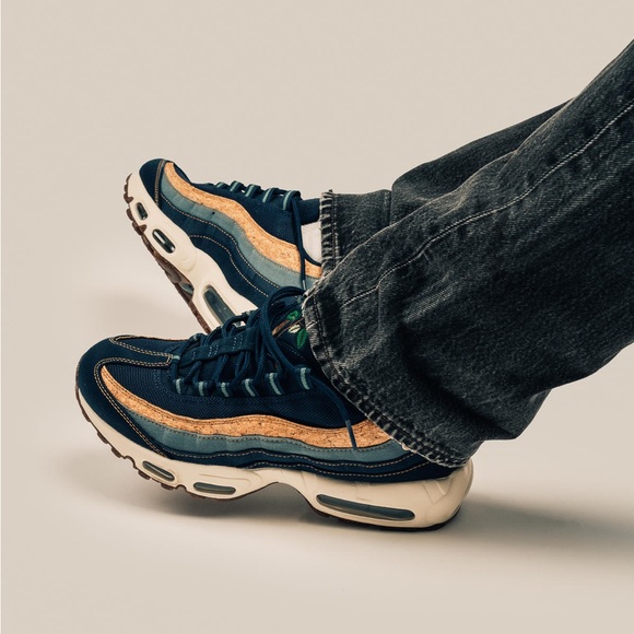 Nike Other - New Nike Air Max 95 SE Obsidian Fig Cork Sneakers